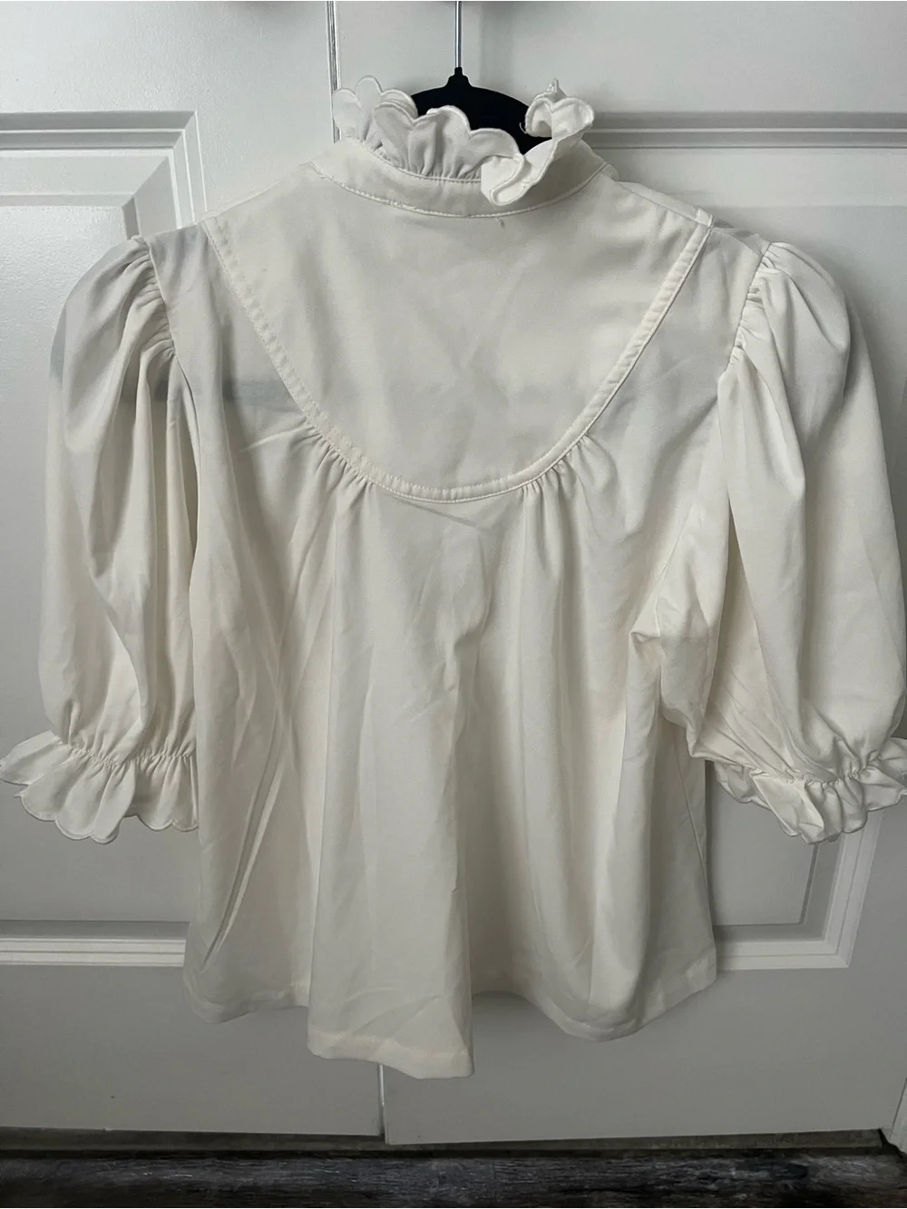 Pomander Place Cream Ruffle Collar Button-Front Blouse